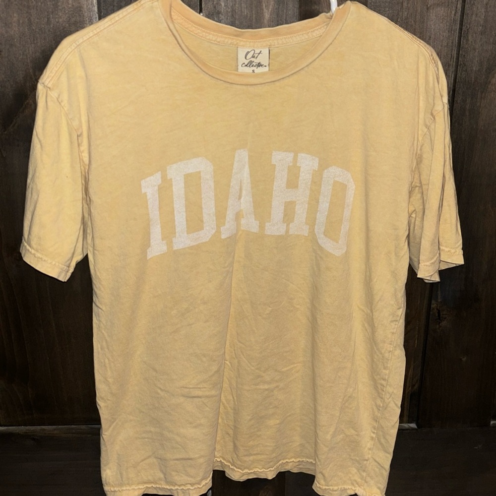 Soft mustard yellow IDAHO Tee